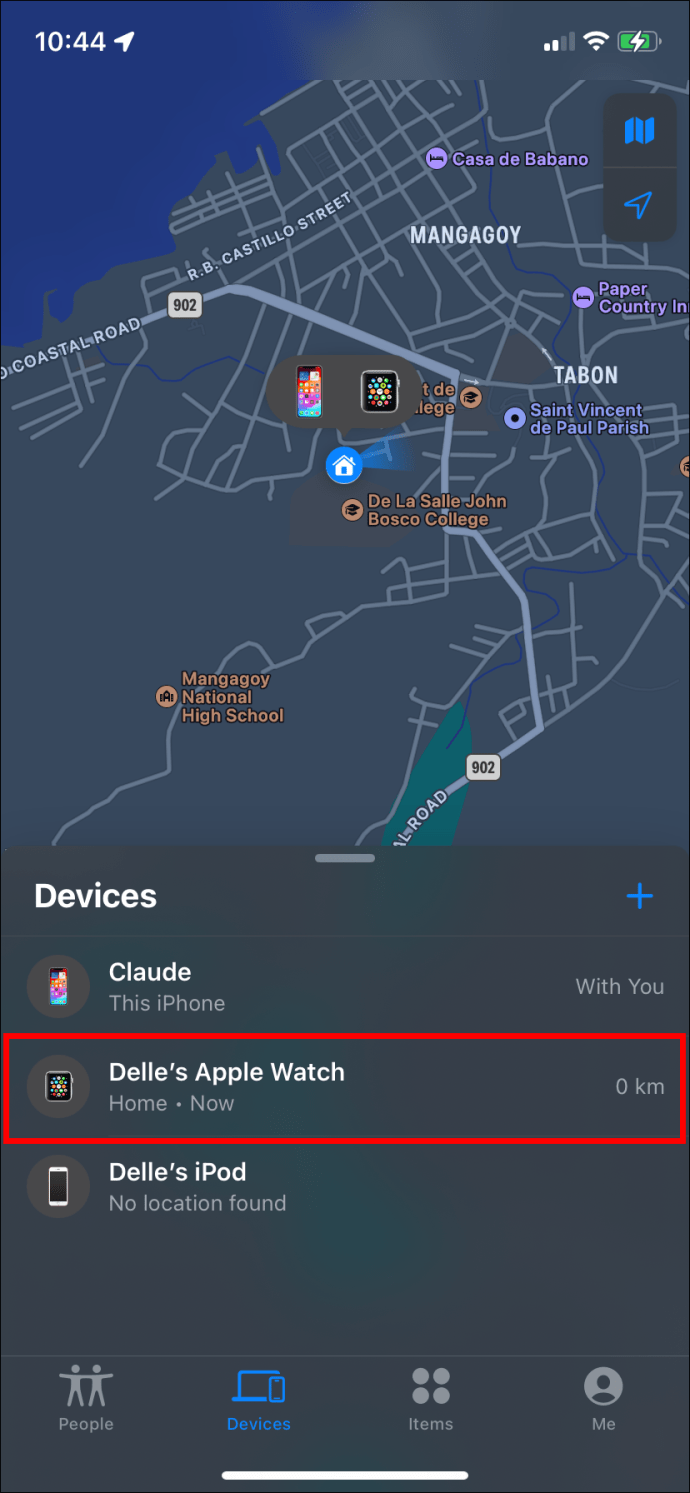 Seleccionar el Apple Watch de la lista de dispositivos en la ventana Buscar mi